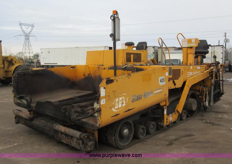 image for item J1947 2002 Blaw Knox PF-5510 asphalt paver