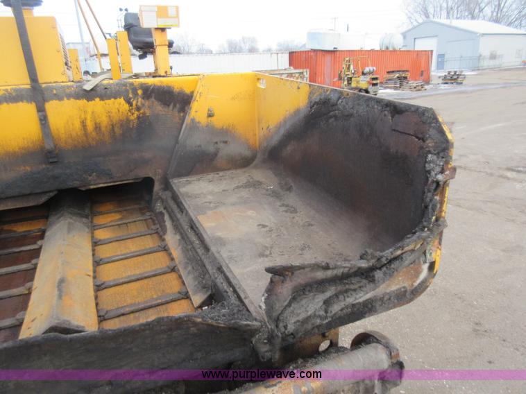 image for item J1947 2002 Blaw Knox PF-5510 asphalt paver