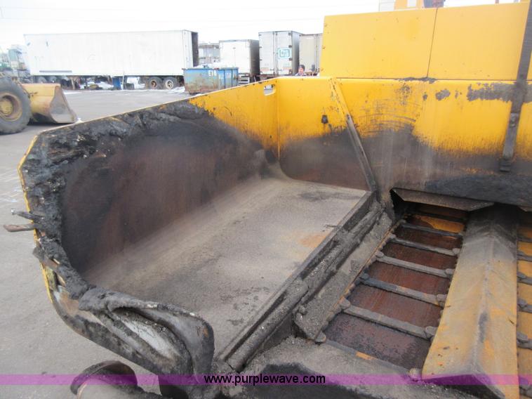 image for item J1947 2002 Blaw Knox PF-5510 asphalt paver