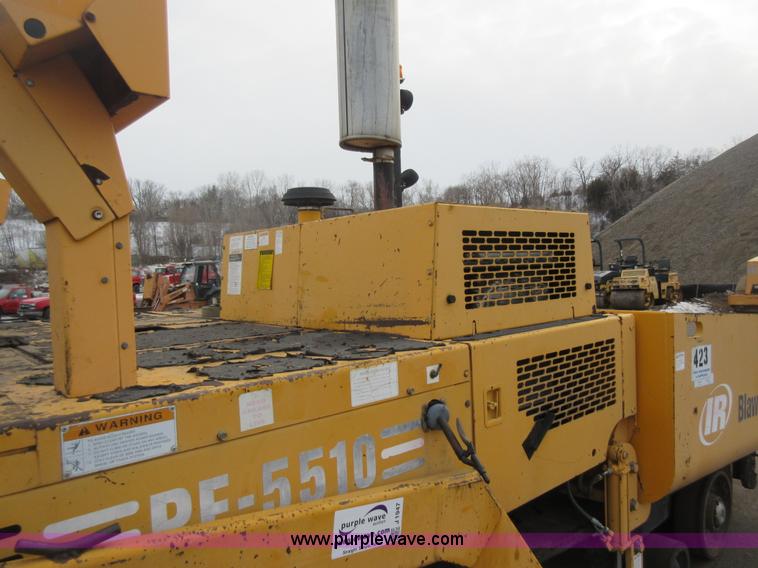 image for item J1947 2002 Blaw Knox PF-5510 asphalt paver