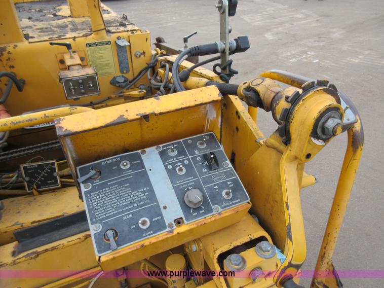 image for item J1947 2002 Blaw Knox PF-5510 asphalt paver