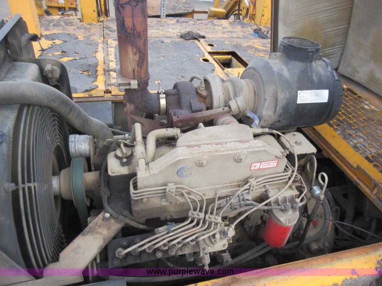 image for item J1947 2002 Blaw Knox PF-5510 asphalt paver