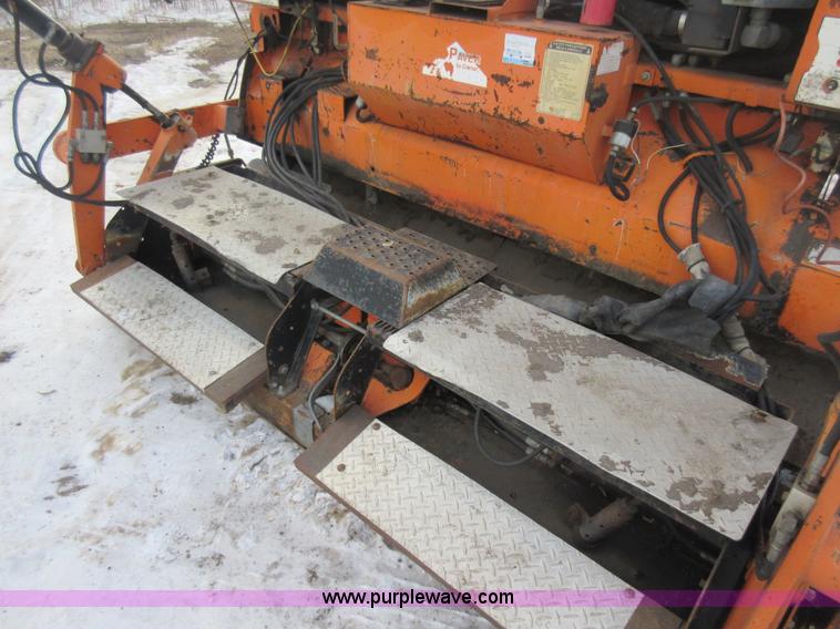 image for item J1952 Pro-paver 813RT tracked paver