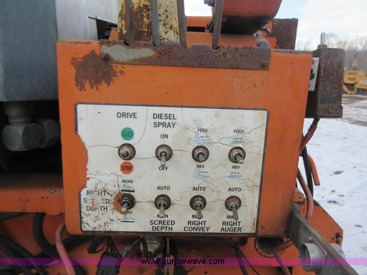 image for item J1952 Pro-paver 813RT tracked paver