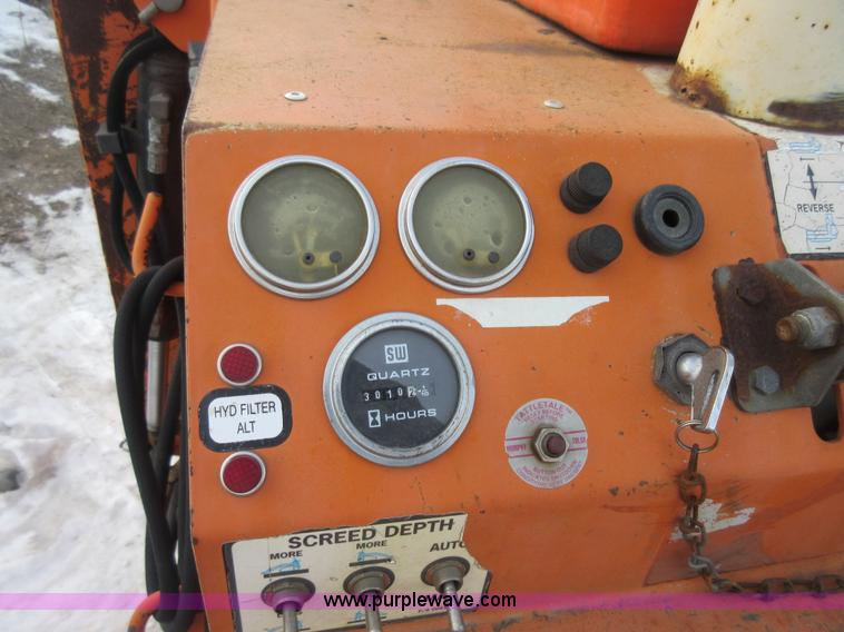 image for item J1952 Pro-paver 813RT tracked paver