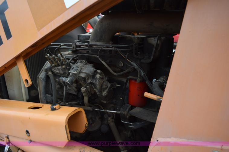 image for item J1954 1998 Case 570XLT landscape loader