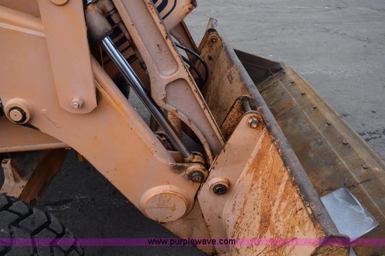 image for item J1954 1998 Case 570XLT landscape loader