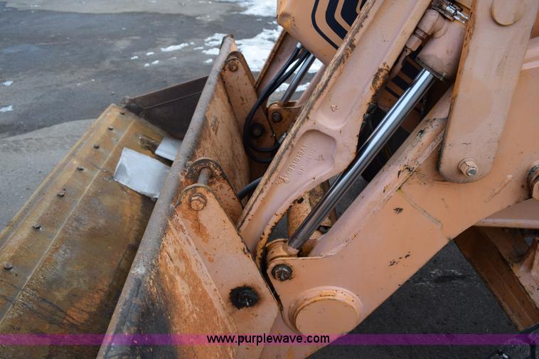 image for item J1954 1998 Case 570XLT landscape loader