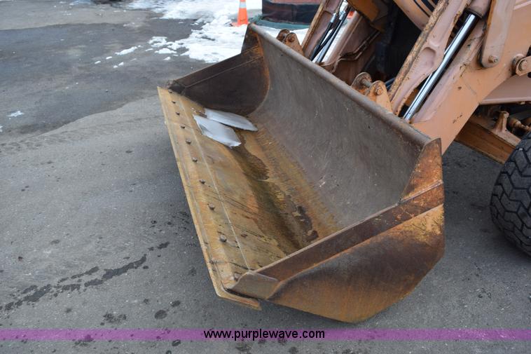 image for item J1954 1998 Case 570XLT landscape loader