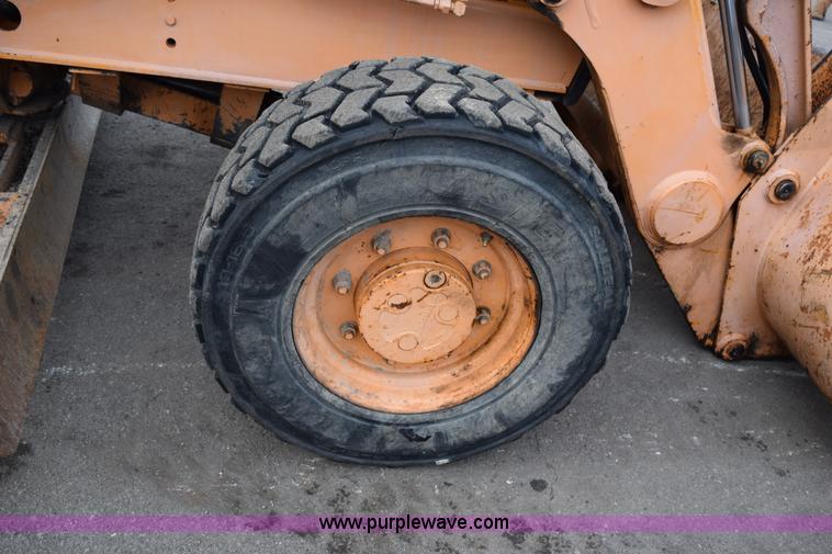 image for item J1954 1998 Case 570XLT landscape loader