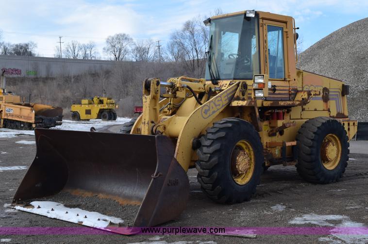 image for item J1959 1993 Case 621B wheel loader