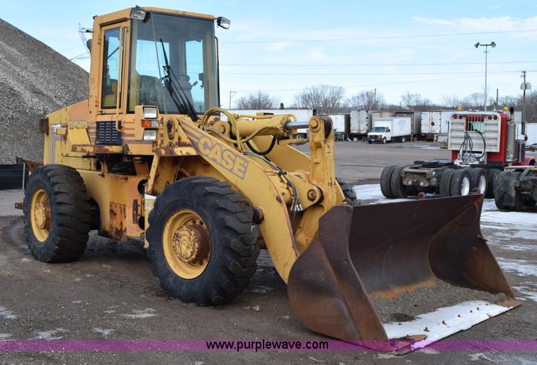 image for item J1959 1993 Case 621B wheel loader