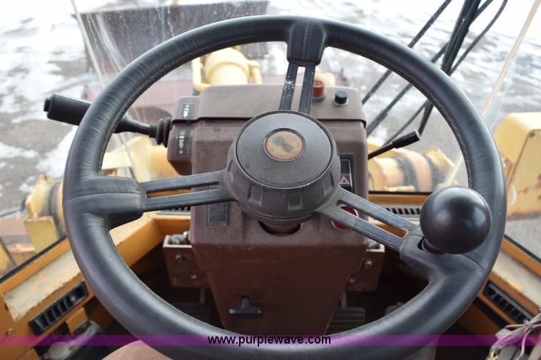 image for item J1959 1993 Case 621B wheel loader