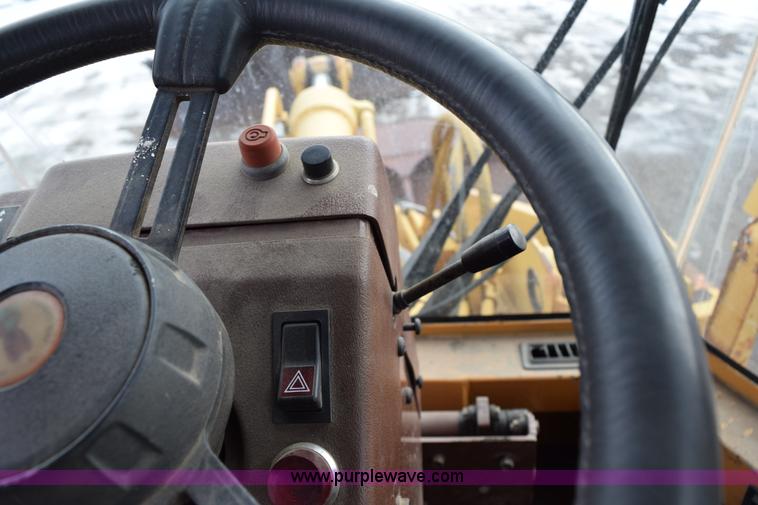 image for item J1959 1993 Case 621B wheel loader