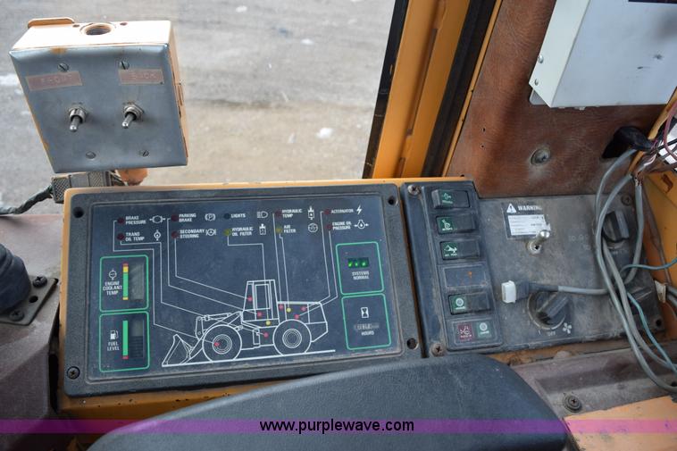 image for item J1959 1993 Case 621B wheel loader