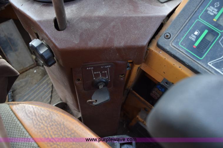 image for item J1959 1993 Case 621B wheel loader