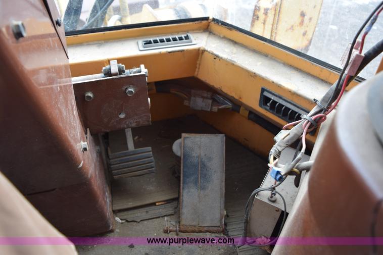 image for item J1959 1993 Case 621B wheel loader