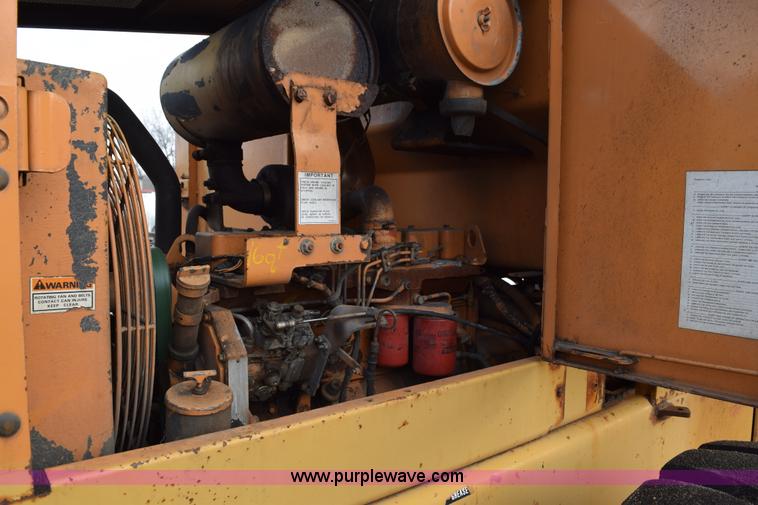 image for item J1959 1993 Case 621B wheel loader
