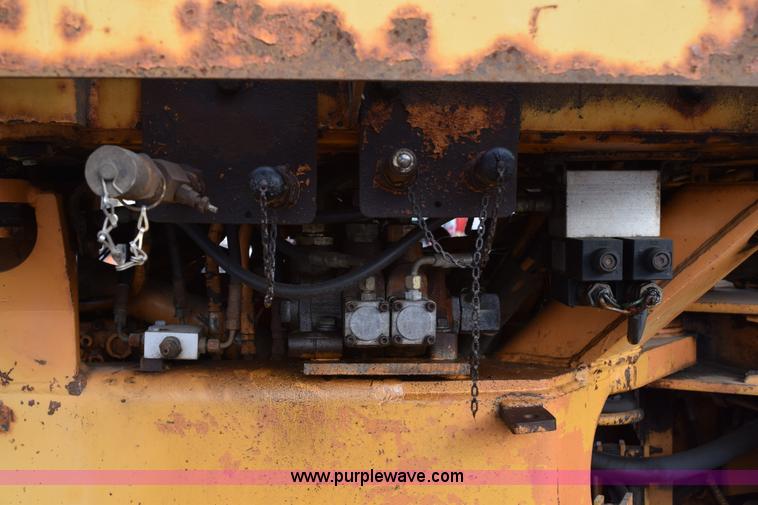 image for item J1959 1993 Case 621B wheel loader