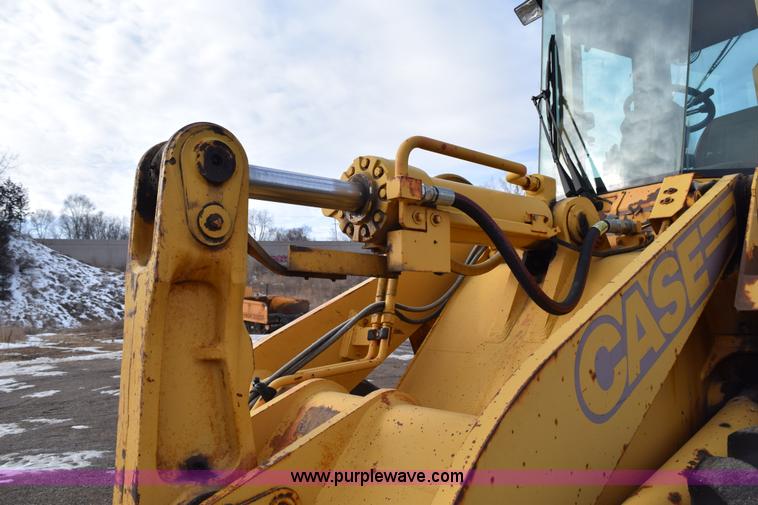 image for item J1959 1993 Case 621B wheel loader