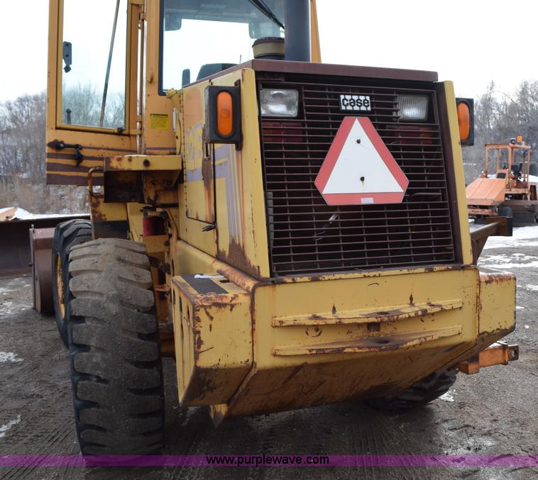 image for item J1959 1993 Case 621B wheel loader
