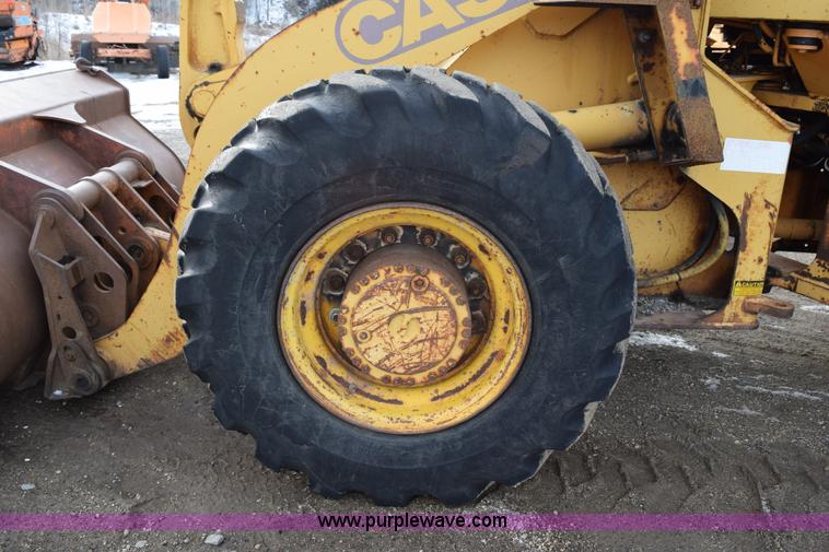 image for item J1959 1993 Case 621B wheel loader