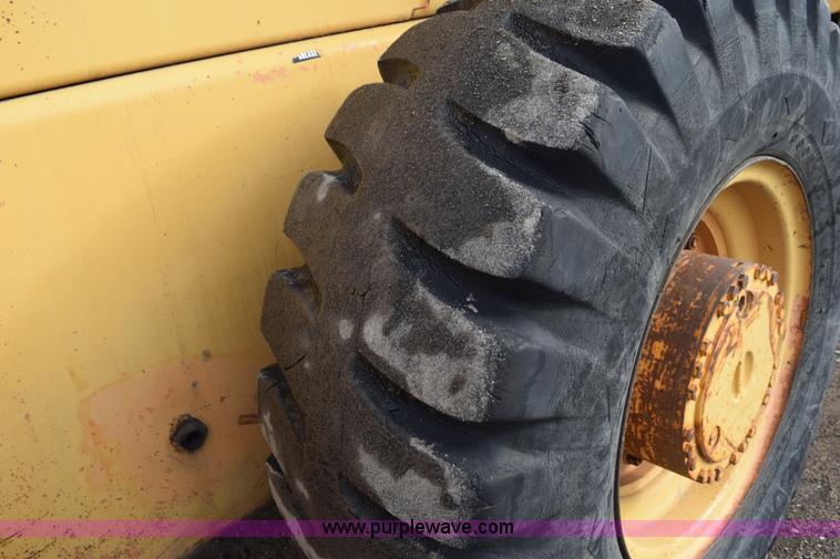 image for item J1959 1993 Case 621B wheel loader