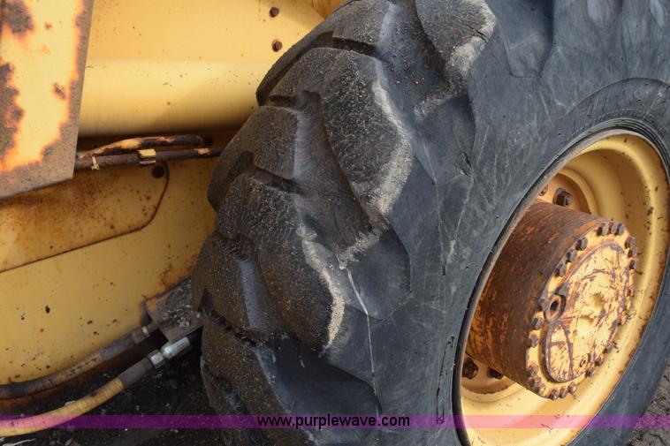 image for item J1959 1993 Case 621B wheel loader