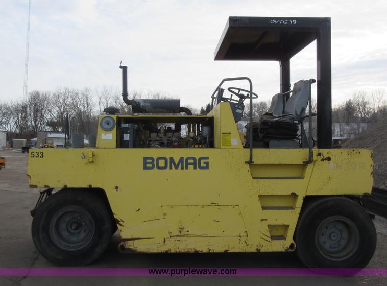 image for item J1963 Bomag BW20R pneumatic roller