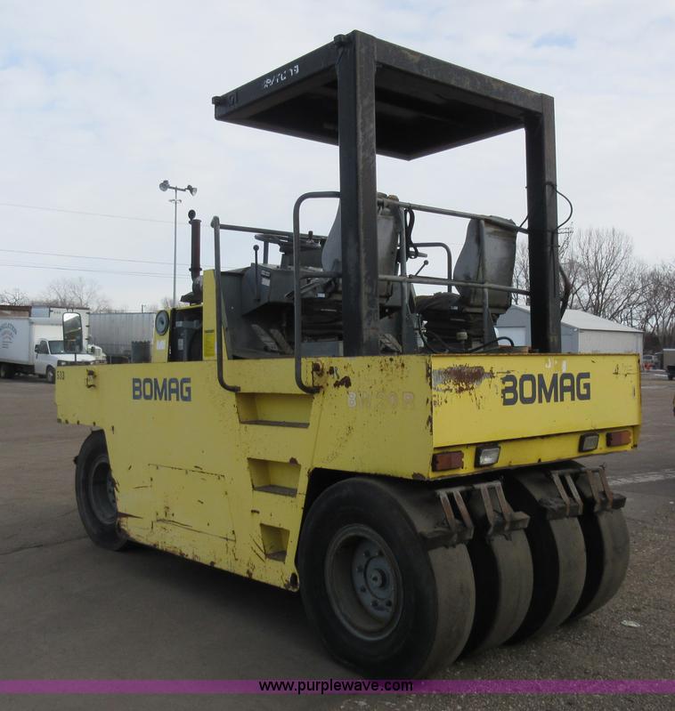 image for item J1963 Bomag BW20R pneumatic roller