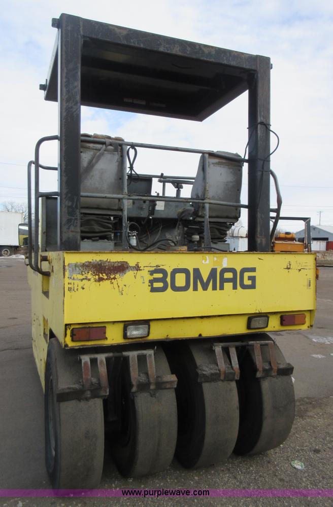 image for item J1963 Bomag BW20R pneumatic roller