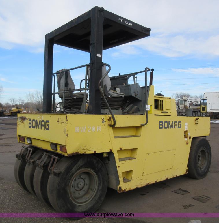 image for item J1963 Bomag BW20R pneumatic roller