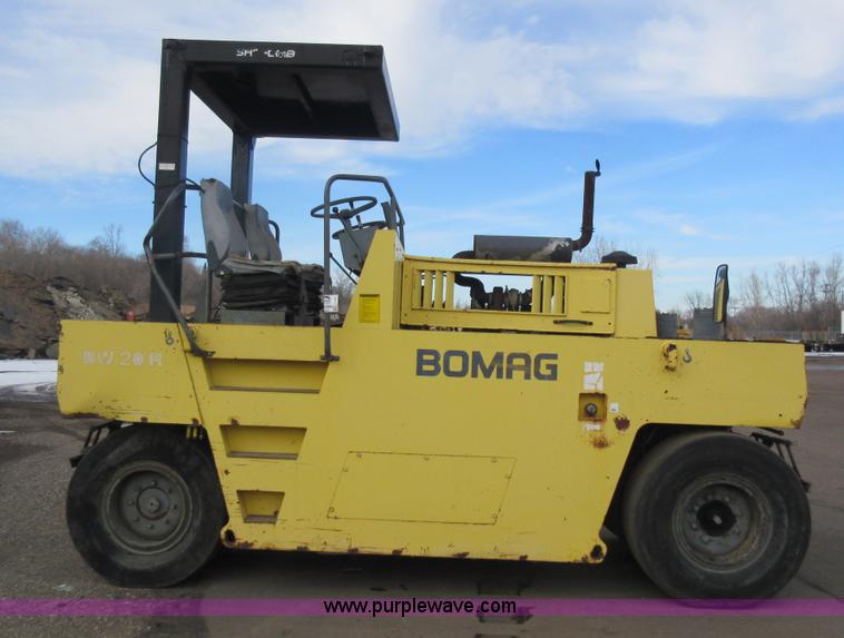 image for item J1963 Bomag BW20R pneumatic roller