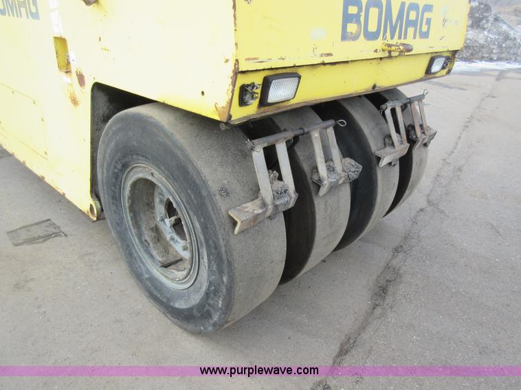 image for item J1963 Bomag BW20R pneumatic roller