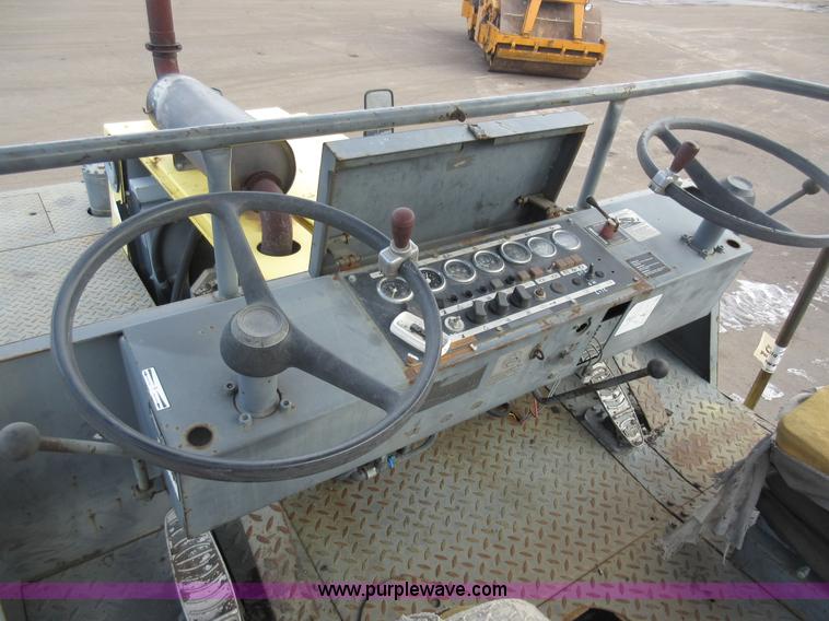 image for item J1963 Bomag BW20R pneumatic roller