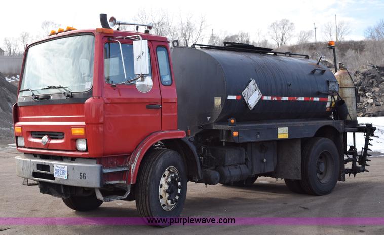 image for item J1967 1999 Mack MS300F oil distributor truck