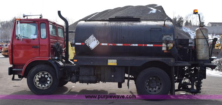 image for item J1967 1999 Mack MS300F oil distributor truck