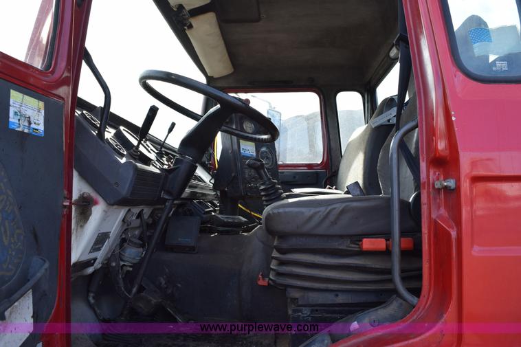 image for item J1967 1999 Mack MS300F oil distributor truck