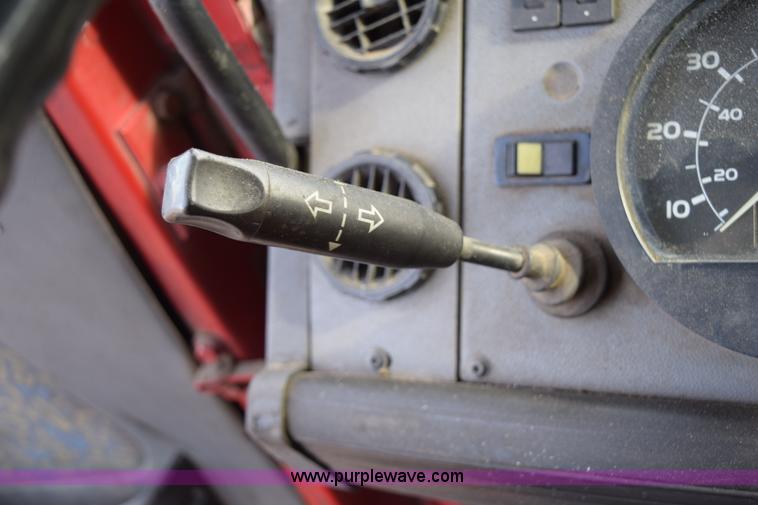 image for item J1967 1999 Mack MS300F oil distributor truck