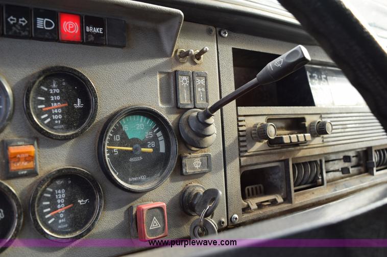 image for item J1967 1999 Mack MS300F oil distributor truck