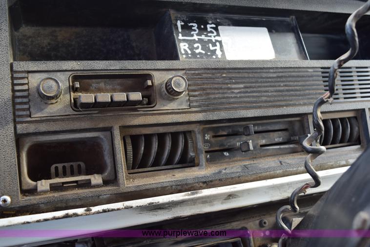 image for item J1967 1999 Mack MS300F oil distributor truck