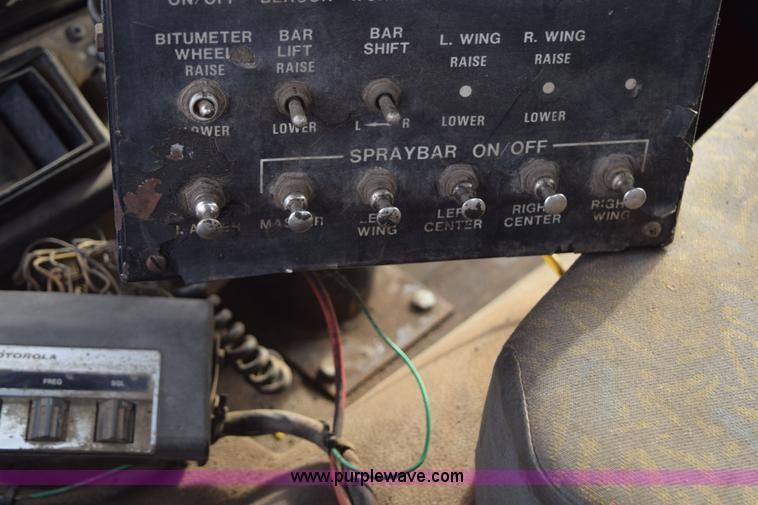 image for item J1967 1999 Mack MS300F oil distributor truck