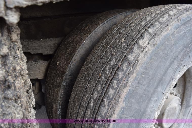 image for item J1967 1999 Mack MS300F oil distributor truck