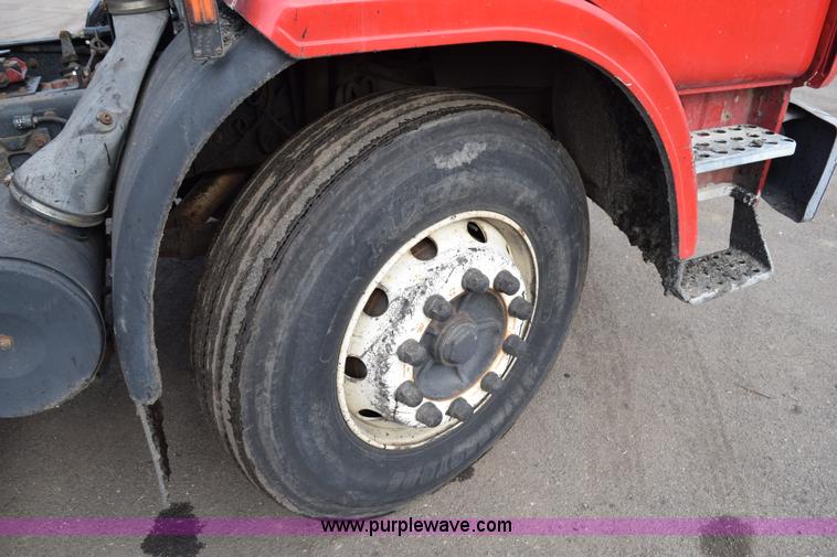 image for item J1967 1999 Mack MS300F oil distributor truck