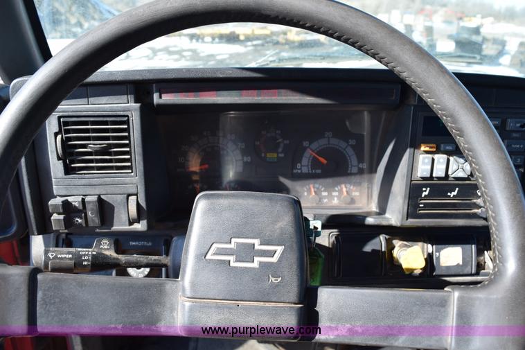 image for item J1971 1994 Chevrolet Kodiak dump truck