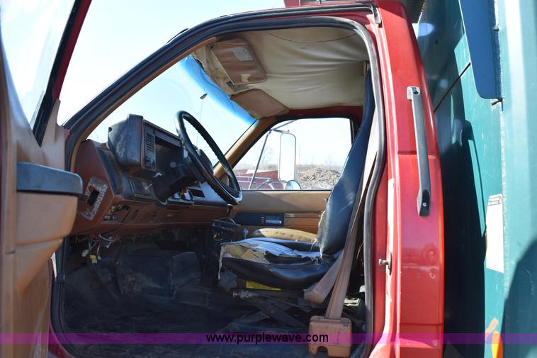 image for item J1972 1994 GMC TopKick dump truck