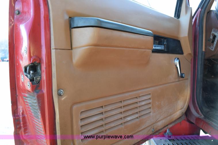 image for item J1972 1994 GMC TopKick dump truck