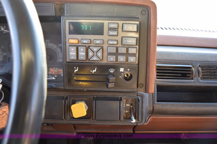 image for item J1972 1994 GMC TopKick dump truck