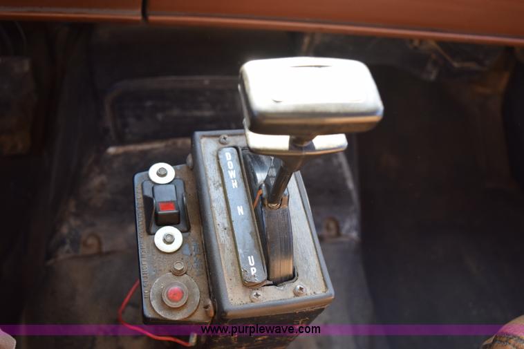 image for item J1972 1994 GMC TopKick dump truck