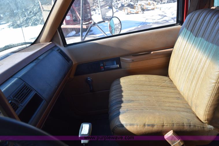 image for item J1972 1994 GMC TopKick dump truck